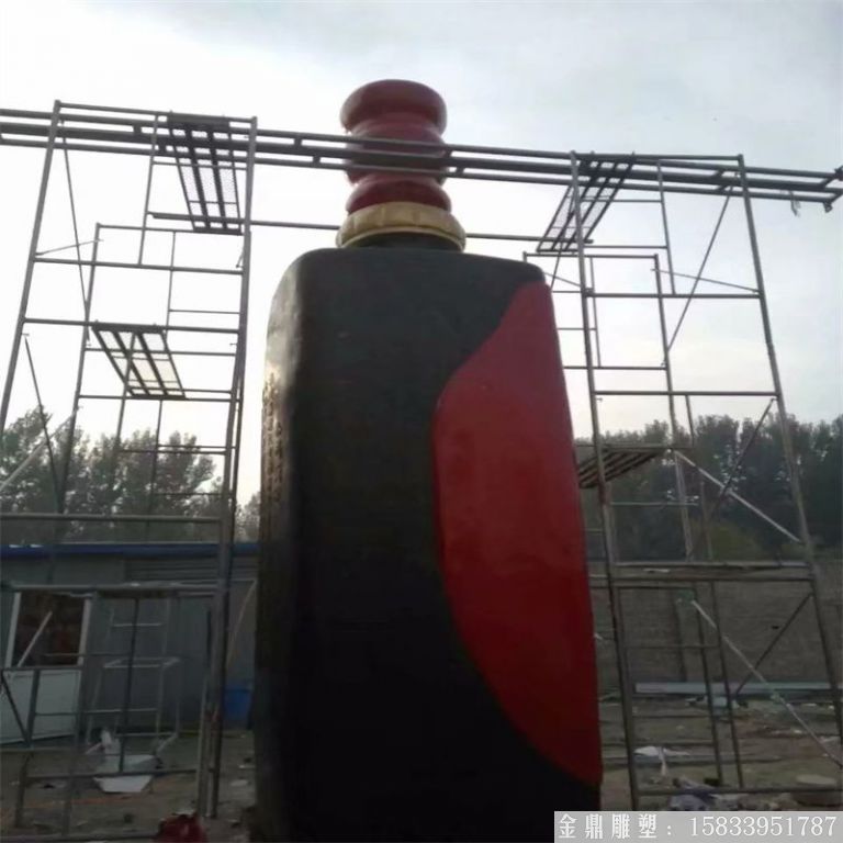 玻璃钢大型酒瓶雕塑,酒厂仿真酒瓶雕塑定制6