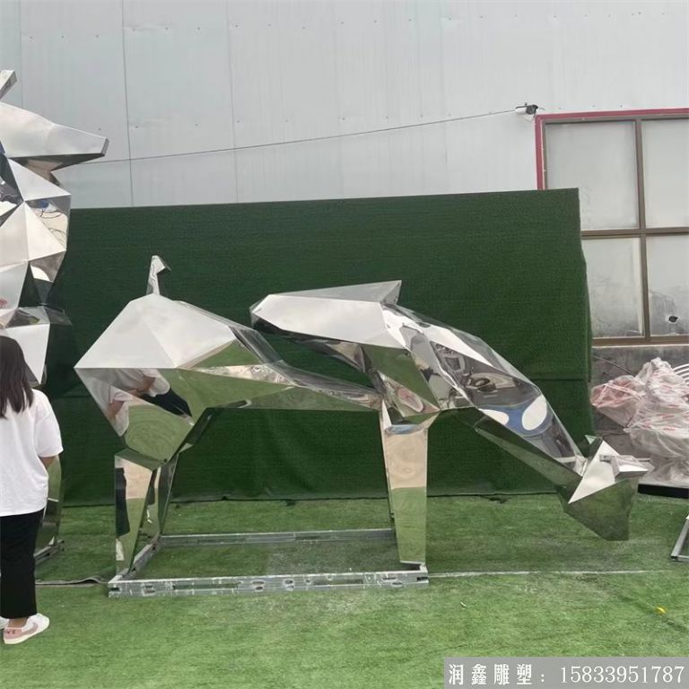 不锈钢切面鹿雕塑，公园草坪鹿雕塑