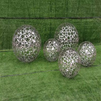 不锈钢镂空球雕塑，发光球体雕塑价格